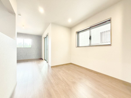 rO@났ƏΊ炪W܂AS܂郊rO