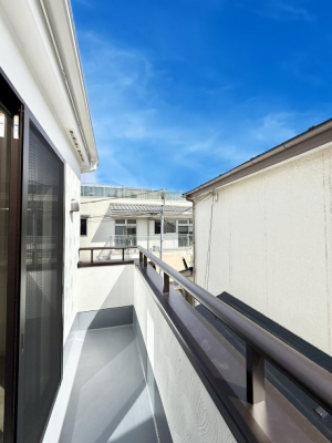 �o���R�j�[�@������ �G�߂̈ڂ낢����������J���I�ȋ�Ԃł�