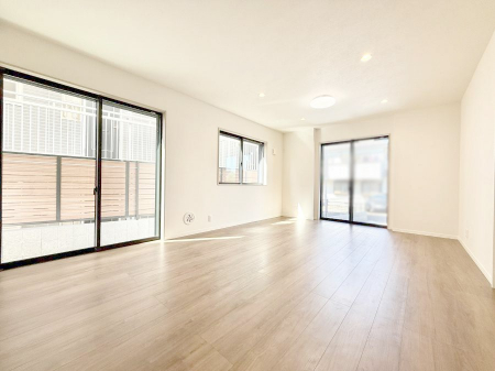 ���r���O�@���������났�ƏΊ炪�W�܂�A�S���܂郊�r���O