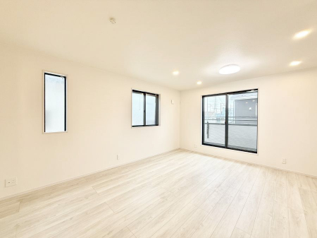 rO@났ƏΊ炪W܂AS܂郊rO