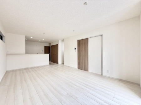 rO@났ƏΊ炪W܂AS܂郊rO