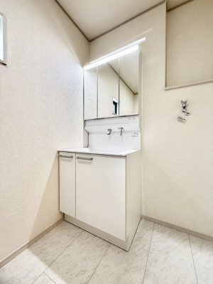 ʑEʏ@邢ʏ͖̎yłႢł