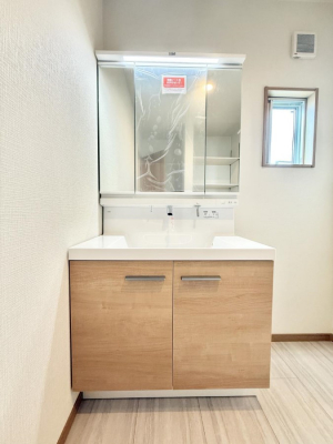 ʑEʏ@邢ʏ͖̎yłႢł