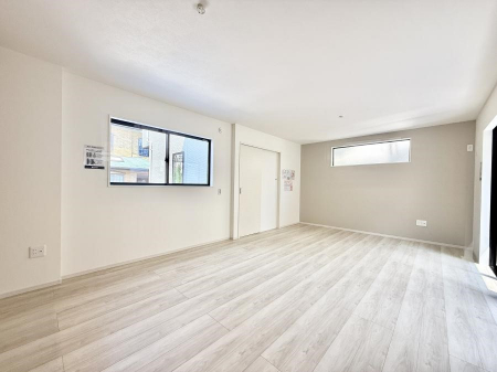 rO@났ƏΊ炪W܂AS܂郊rO