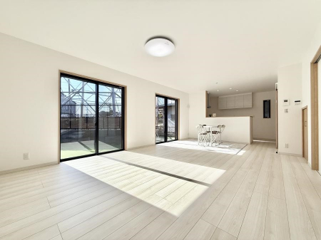 ���r���O�@���������R�Ɖ�b�����܂��A�S�n�悢�ЂƂƂ�