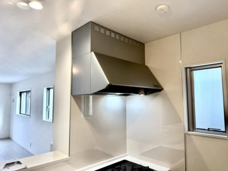 ���̑����ρ@�ݔ����������̏��C����������C��ɗU������A�����I�ɔr�����ł��܂��B