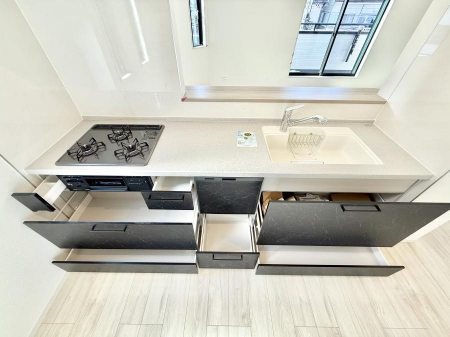 �L�b�`���@�������Ƒ����J��[�߂�A������̂���L�b�`��