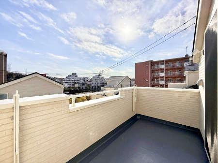 �o���R�j�[�@������ �G�߂̈ڂ낢����������J���I�ȋ�Ԃł�