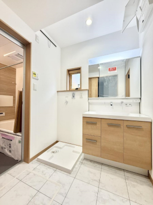 ʑEʏ@邢ʏ͖̎yłႢł