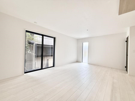 rO@났ƏΊ炪W܂AS܂郊rO