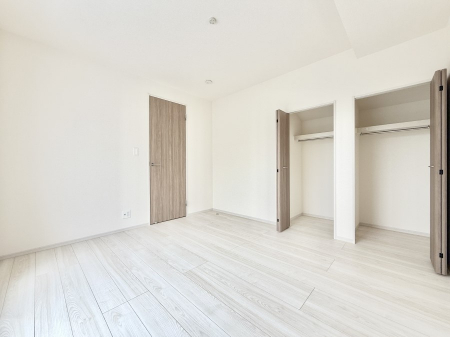 �q�������@����