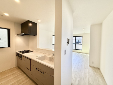 �L�b�`���@�������Ƒ��ƂȂ���A�R�~���j�P�[�V�����̏�