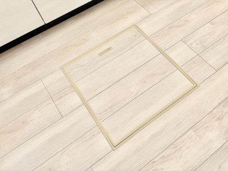 ���̑����ρ@�ݔ����B�ꂽ���[�X�y�[�X�ŉƑS�̂��X�b�L��