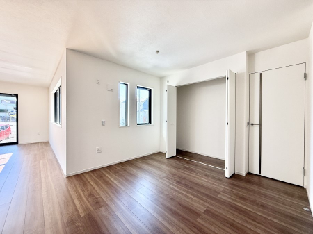 rO@났ƏΊ炪W܂AS܂郊rO