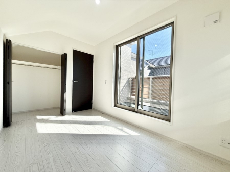 ̑ρ@F̂ŉ₩ȎԂy߂܂