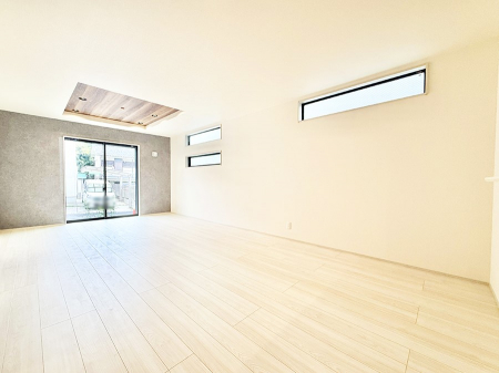 rO@났ƏΊ炪W܂AS܂郊rO