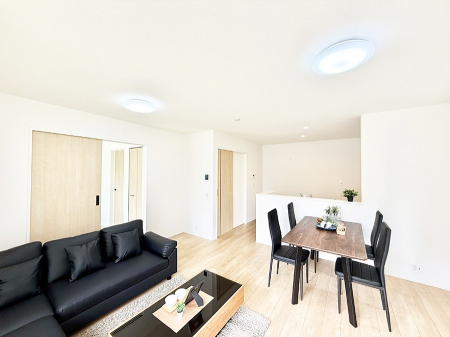 rO@ƓʂɂAe̋ԁ@ƋCGł