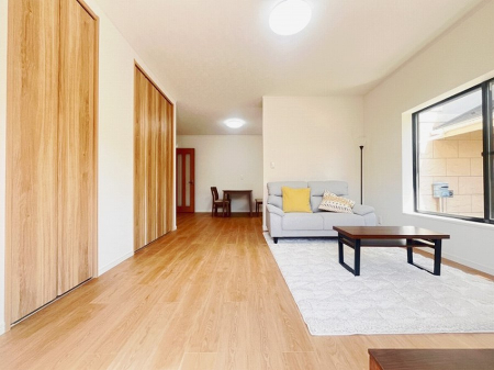 rO@났ƏΊ炪W܂AS܂郊rO