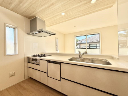 �L�b�`���@���������y���݂ƐH�ׂ�K����͂���L�b�`��