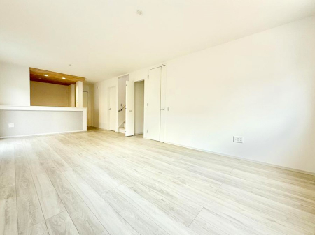 rO@났ƏΊ炪W܂AS܂郊rO