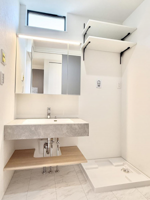 ʑEʏ@邢ʏ͖̎yłႢł