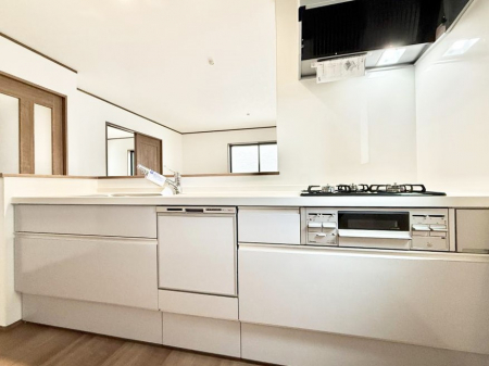 �L�b�`���@�������Ƒ����J��[�߂�A������̂���L�b�`��