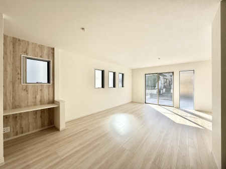 ���r���O�@���������S�n�̂����A���z�̃��r���O