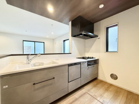 �L�b�`���@���������y���݂ƐH�ׂ�K����͂���L�b�`��