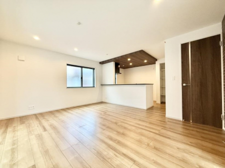 ���r���O�@���������R�Ɖ�b�����܂��A�S�n�悢�ЂƂƂ�