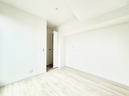 �Q���@����