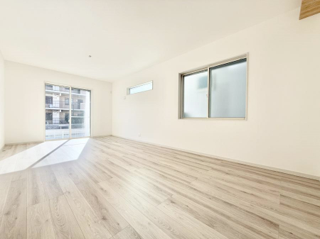 ���r���O�@���������R�Ɖ�b�����܂��A�S�n�悢�ЂƂƂ�