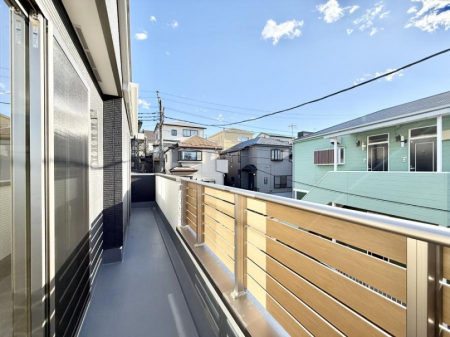 �o���R�j�[�@������ �G�߂̈ڂ낢����������J���I�ȋ�Ԃł�