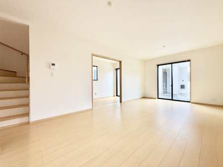 rO@났ƏΊ炪W܂AS܂郊rO