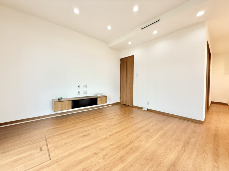 rO@났ƏΊ炪W܂AS܂郊rO