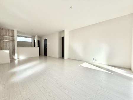 ���r���O�@���������났�ƏΊ炪�W�܂�A�S���܂郊�r���O