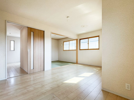 rO@났ƏΊ炪W܂AS܂郊rO