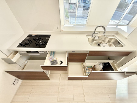 �L�b�`���@�������Ƒ����J��[�߂�A������̂���L�b�`��