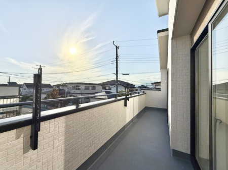 �o���R�j�[�@������ �G�߂̈ڂ낢����������J���I�ȋ�Ԃł�