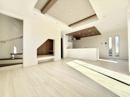 ���r���O�@���������R�Ɖ�b�����܂��A�S�n�悢�ЂƂƂ�