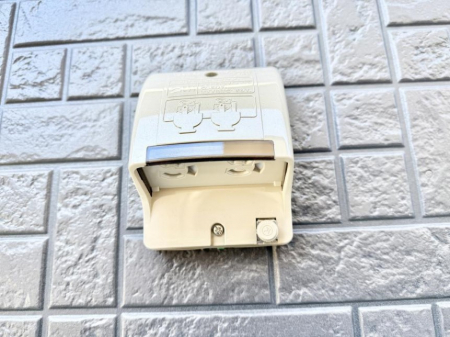 ���̑����ρ@�ݔ������O�ɓd���R���Z���g������΁A�������@�ő���O�ǂ�|������ȂǕ֗��ł��B