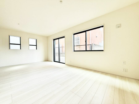 ���r���O�@���������났�ƏΊ炪�W�܂�A�S���܂郊�r���O