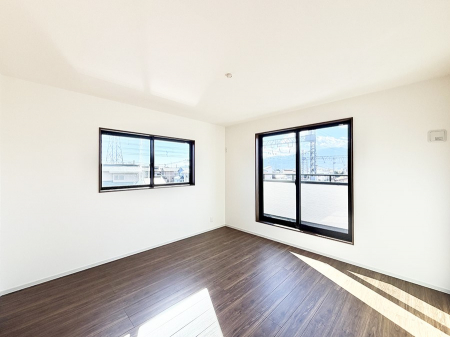 �Q���@���������̔z�u��ʋC���̗ǂ��݌v�ŕ����̋�C�������炸�A��ɐV�N�ȋ�C������܂�