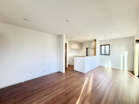 ���r���O�@���������R�Ɖ�b�����܂��A�S�n�悢�ЂƂƂ�