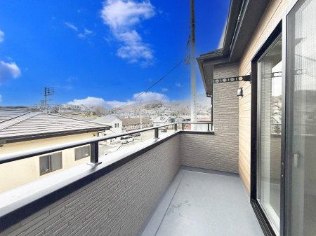 �o���R�j�[�@������ �G�߂̈ڂ낢����������J���I�ȋ�Ԃł�