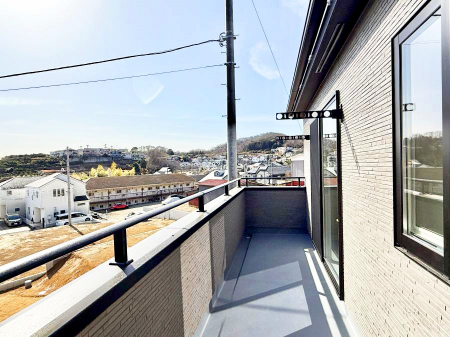 �o���R�j�[�@������ �G�߂̈ڂ낢����������J���I�ȋ�Ԃł�