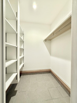 ���̑��@�������V���[�Y�C���N���[�[�b�g�t�Ȃ̂ŁA�O�Ŏg�������܂Ƃ߂Ď��[�A�������茺�ւ�  