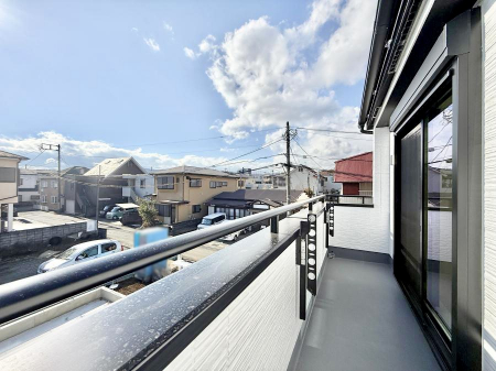 �o���R�j�[�@������ �G�߂̈ڂ낢����������J���I�ȋ�Ԃł�