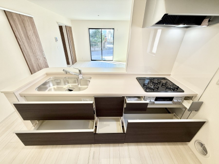 �L�b�`���@�������Ƒ����J��[�߂�A������̂���L�b�`��