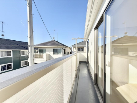 �o���R�j�[�@������ �G�߂̈ڂ낢����������J���I�ȋ�Ԃł�