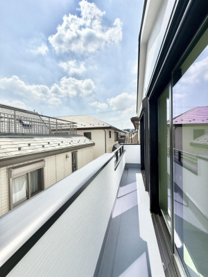 �o���R�j�[�@������ �G�߂̈ڂ낢����������J���I�ȋ�Ԃł�